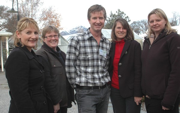 Goldfields Primary School representatives (from L to R) Jan Rockliff, Kerry Smith, Patsy Streeter and Annette Longman with Guy Pope-Mayell (centre) at Millbrook Resort